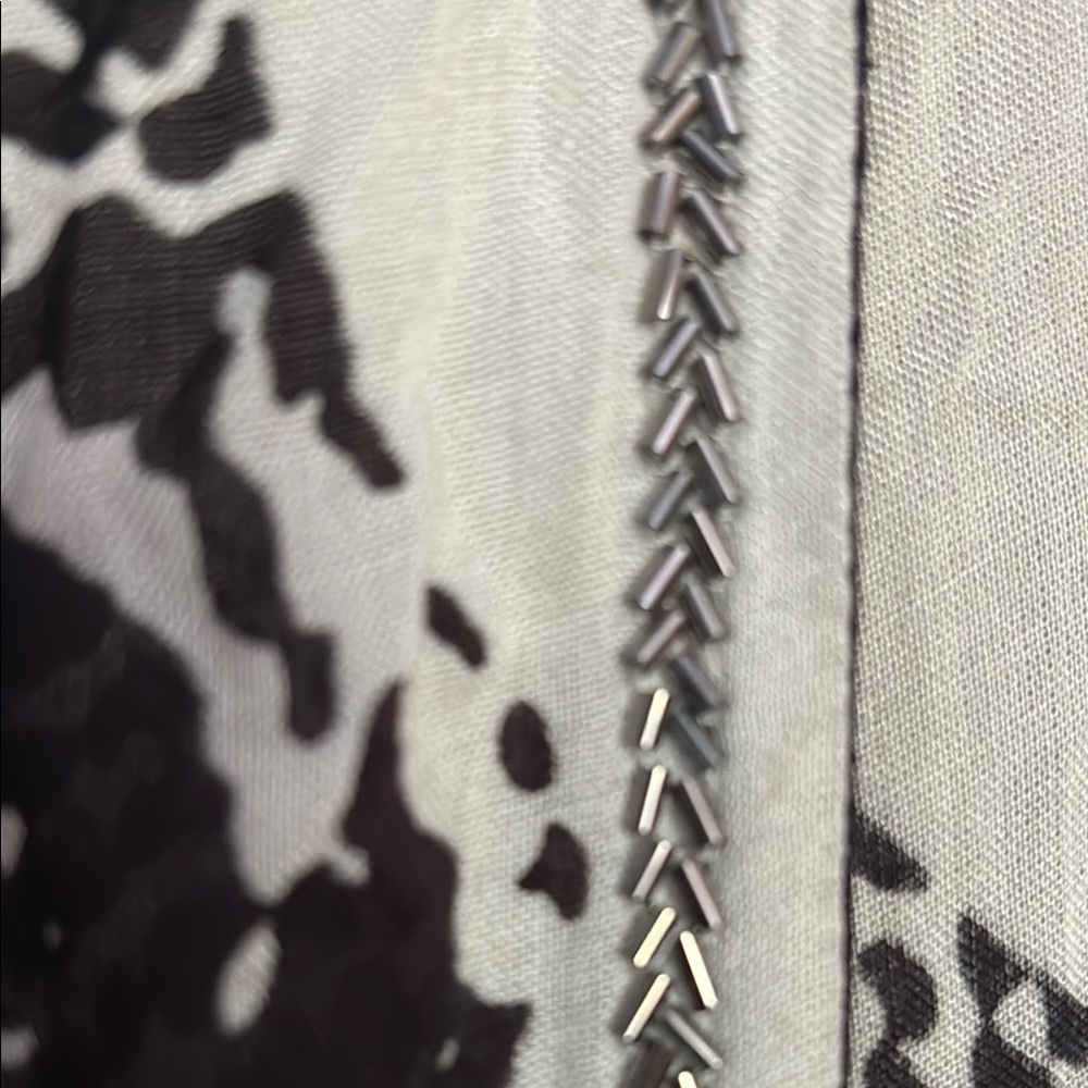 Aphorism Black and White Asymmetrical Kimona - Picture 4 of 6